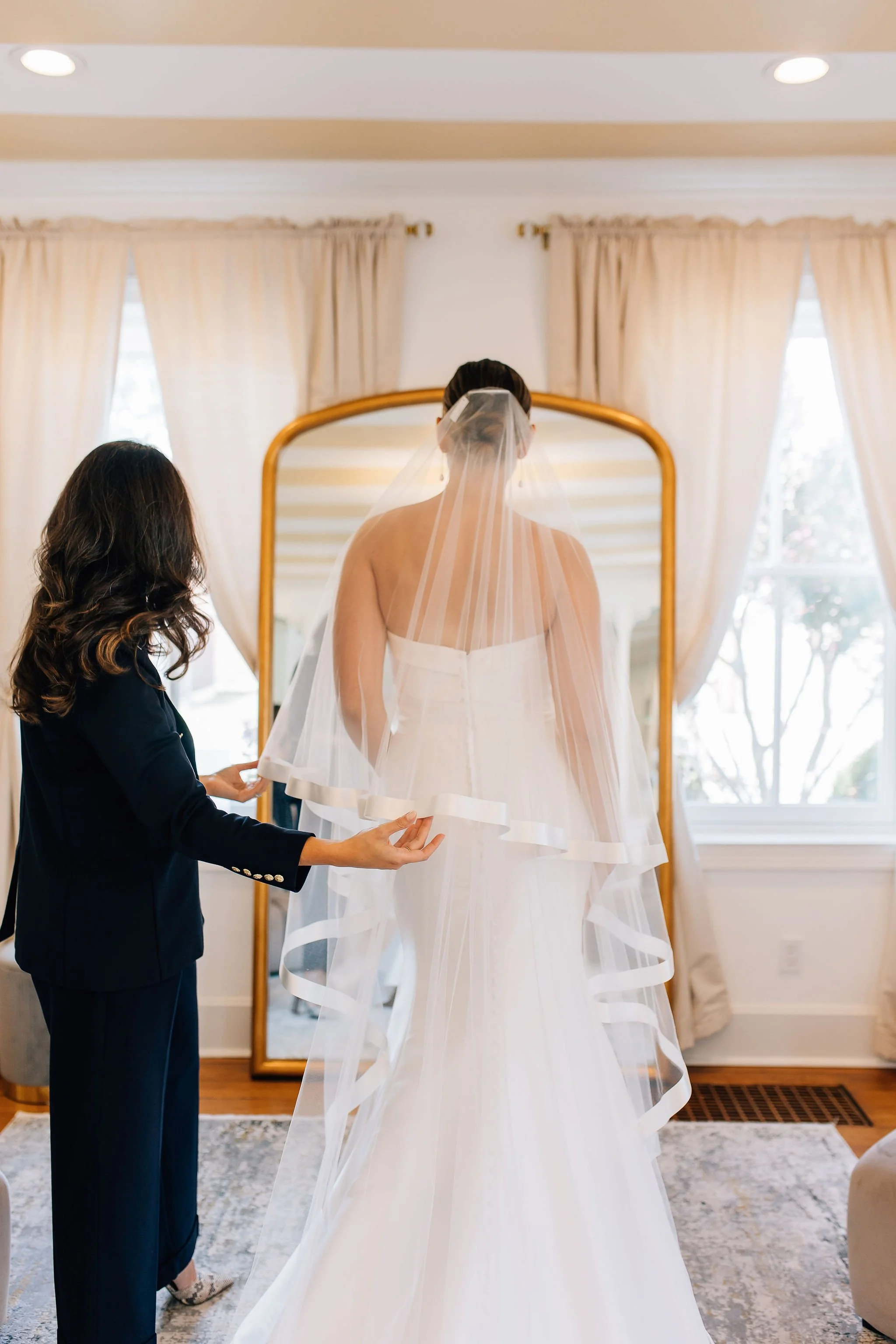 The Ultimate Wedding Gown Shopping Timeline Guide