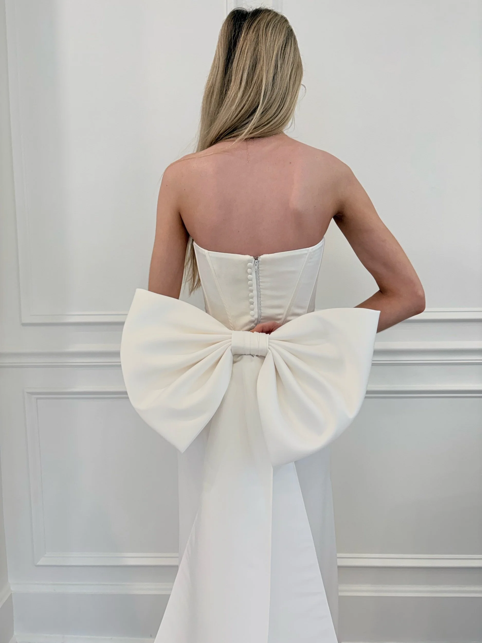 Bow by Martina Liana