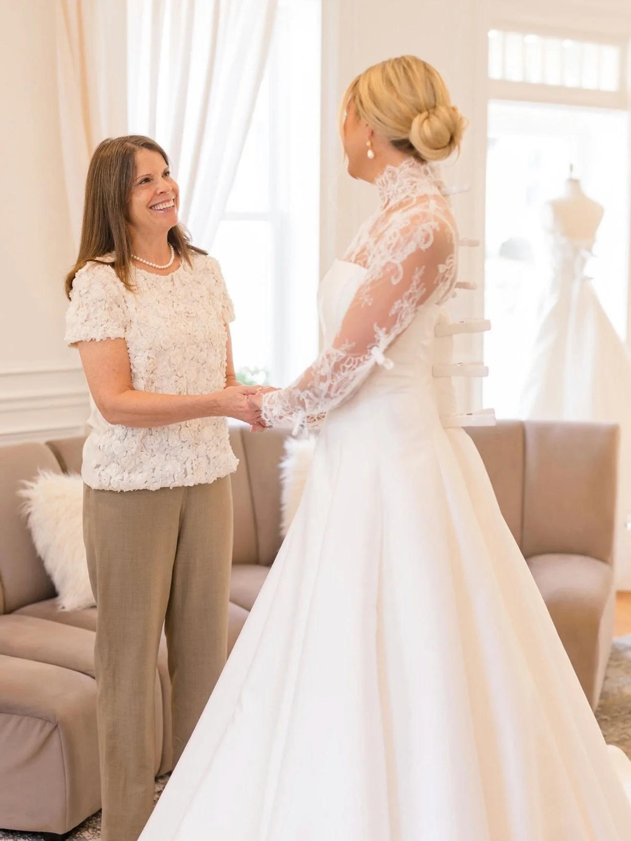 Creating lasting moments with the people who matter most 🤍🥂
 
#houseofwhitebridal #weddinggowns #bridalstyling 

House of White is an intimate bridal experience in the heart of Historic Newburgh, Indiana, just outside Evansville. For thirteen years