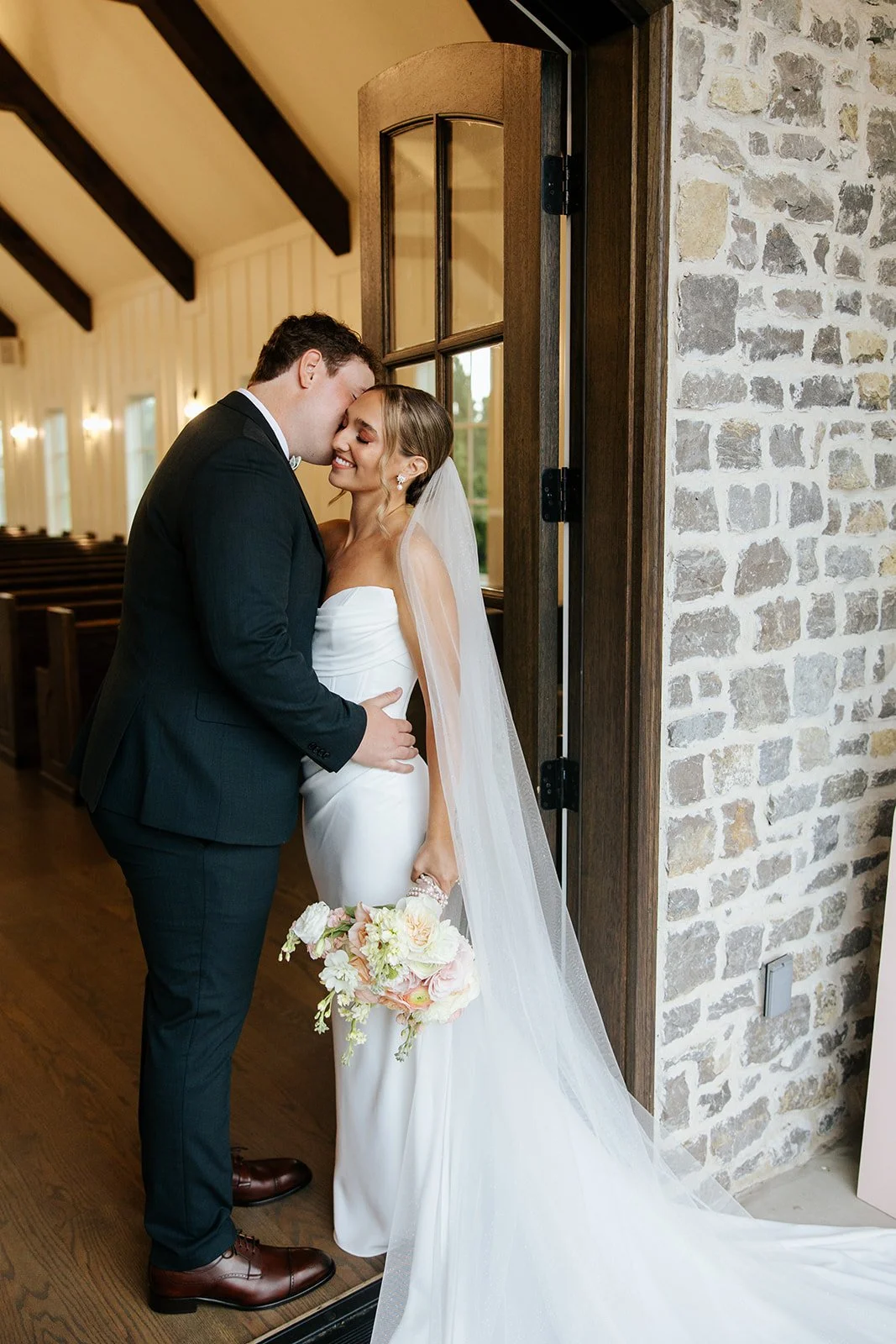 NashvilleWeddingPhotographer_AngelPatriciaPhoto_LovellWedding_VenueatBirchwood_0226_websize.jpg