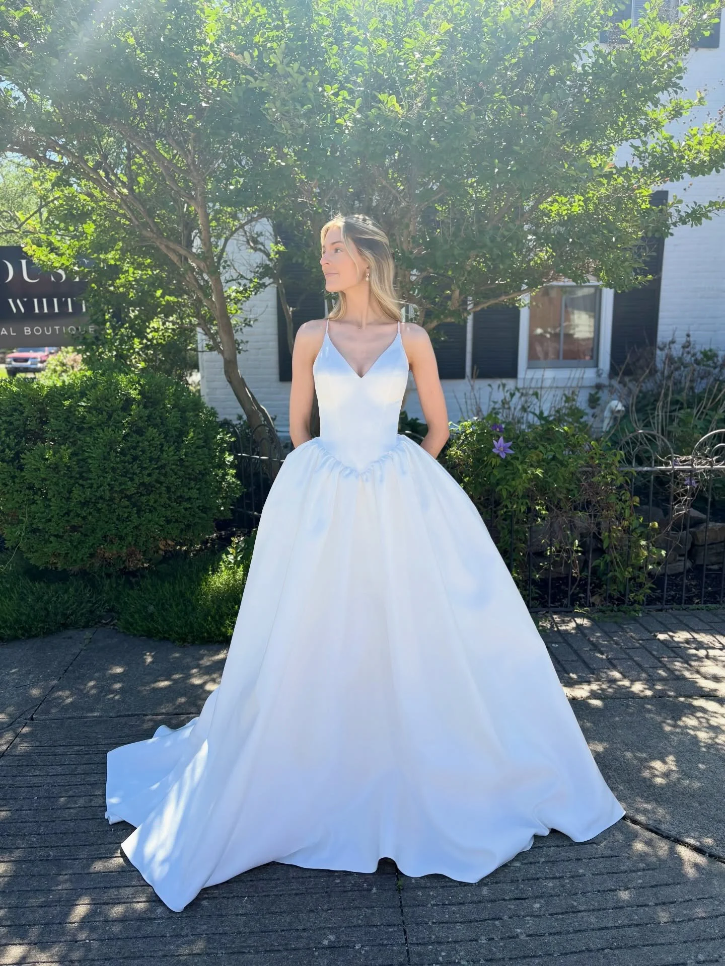 A closer look at Lake just in time for our @mwlbride trunk show 🫶 Reserve your appointment through the link in our bio!

From the designer: Lake embodies modern bridal elegance, crafted from luxuriously soft duchess satin with a subtle V neckline th