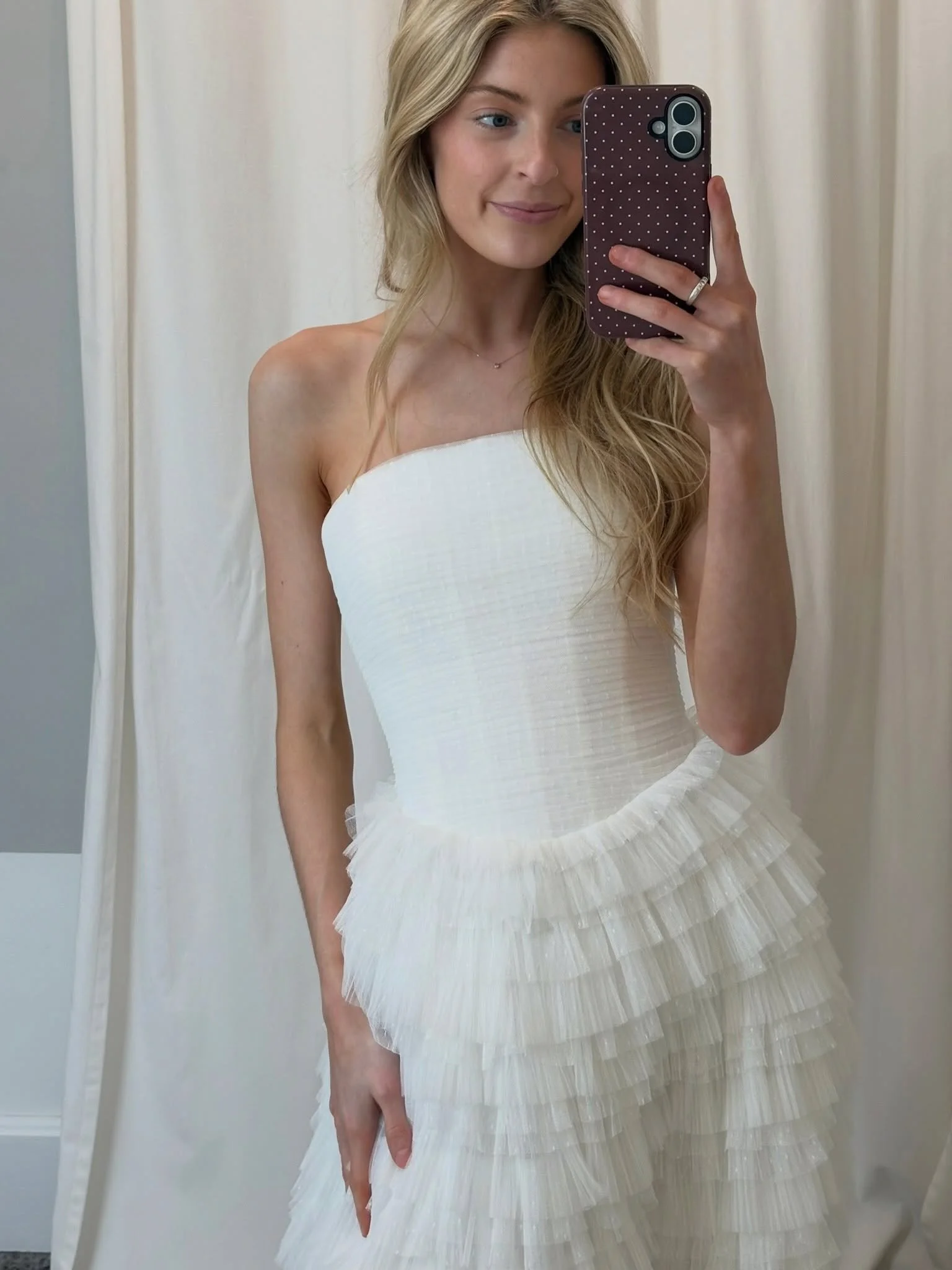 Our favorite wild card 🤍 #banksgown @mwlbride 

House of White is a luxury bridal boutique located in Historic Newburgh, Indiana. For 13 years House of White has been styling brides looking for a flawless bridal gown shopping experience in a luxurio