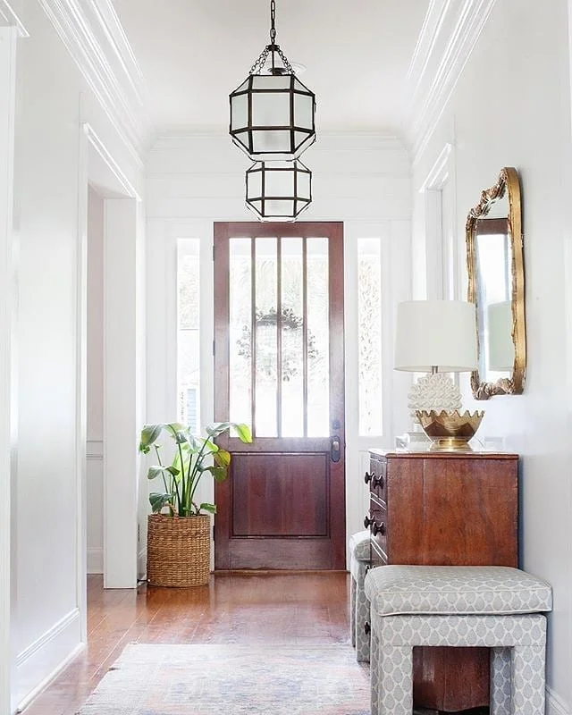 The sun shining into this front hall is a reminder of what waits for us beyond a closed door. Ready? ❤ Inspired design by @wendymaurodesign.⠀⠀⠀⠀⠀
.⠀⠀⠀⠀⠀⠀⠀⠀⠀
.⠀⠀⠀⠀⠀⠀⠀⠀⠀
.⠀⠀⠀⠀⠀⠀⠀⠀⠀
.⠀⠀⠀⠀⠀⠀⠀⠀⠀
.⠀⠀⠀⠀⠀⠀⠀⠀⠀
.⠀⠀⠀⠀⠀⠀⠀⠀⠀
.⠀⠀⠀⠀⠀⠀⠀⠀⠀ #luxury #designlovers #inst