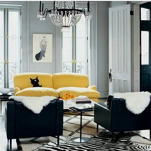This is where we could sit and plan our next move. Because we're fancy like that. 🐱🐱🐱 Via @dominomag .
.
.
.
.
.
.
#roomredo #design #interiordesign #animalprint #commercialdesign #decorating #inspiration #modernfurniture #decor #custom #yellow #l
