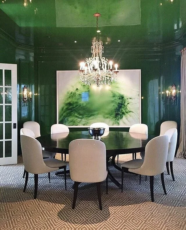 One of my favorites. Just a delicious candy of a dining room. Killing it. 💚💚💚 inspired design by @kendallwilkinsondesign.
.
.
.
.
.
.
#diningroom #chandelier  #renovation  #designinspiration #designinspo #interiordesign #interiordecorator
#interio