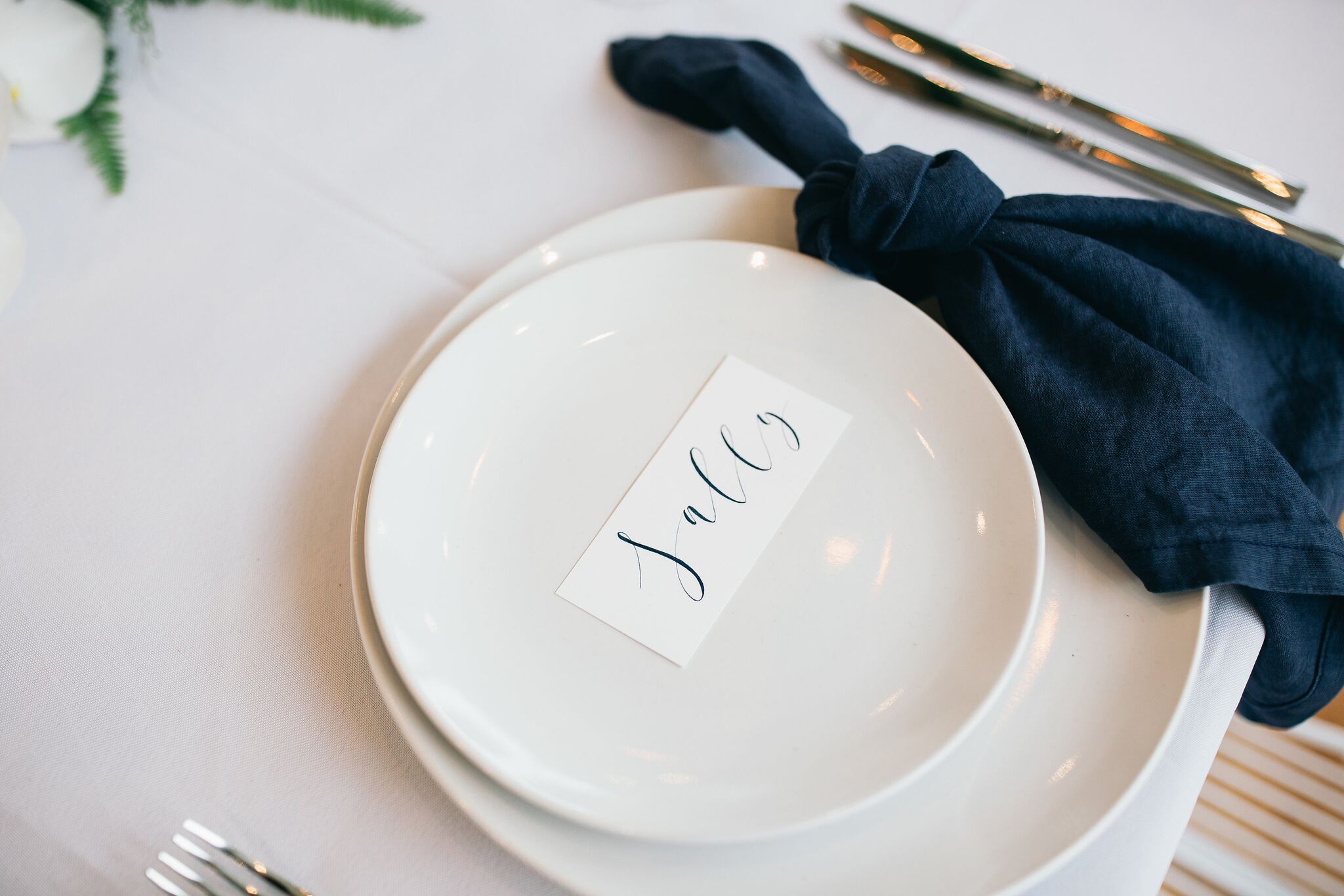 Navy linen napkins hire Hampton Event Hire1.jpeg