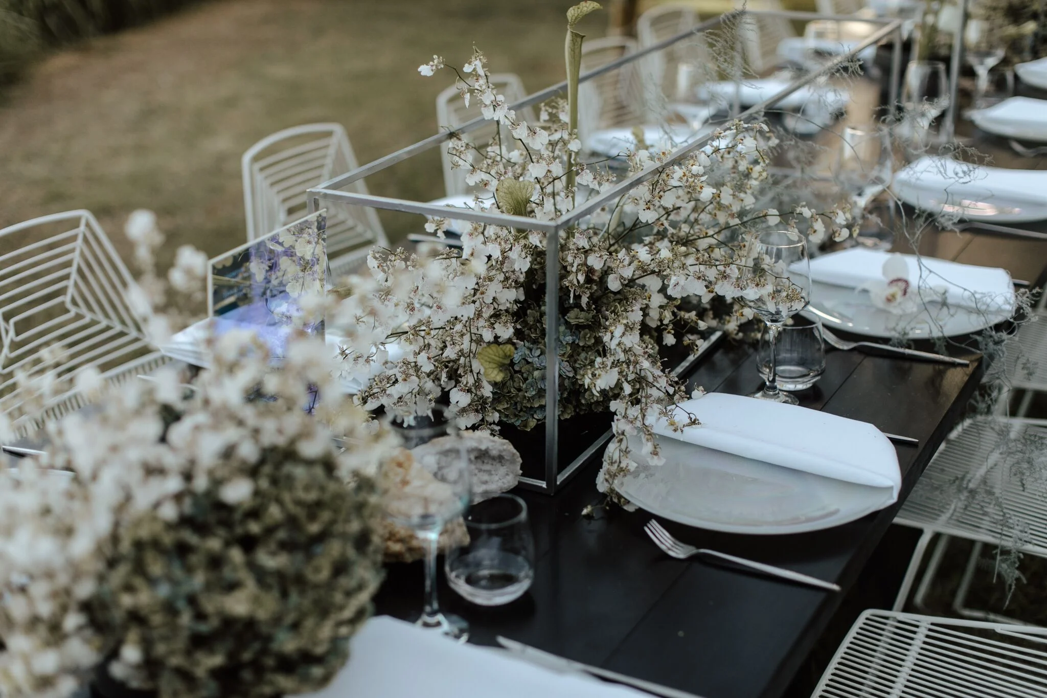 A disco-inspired Byron Bay wedding surrounded by nature at Friday Hut Road | Hampton Event Hire, Wedding and Event Hire | Fleur & Threads | Photo by Jimmy Raper