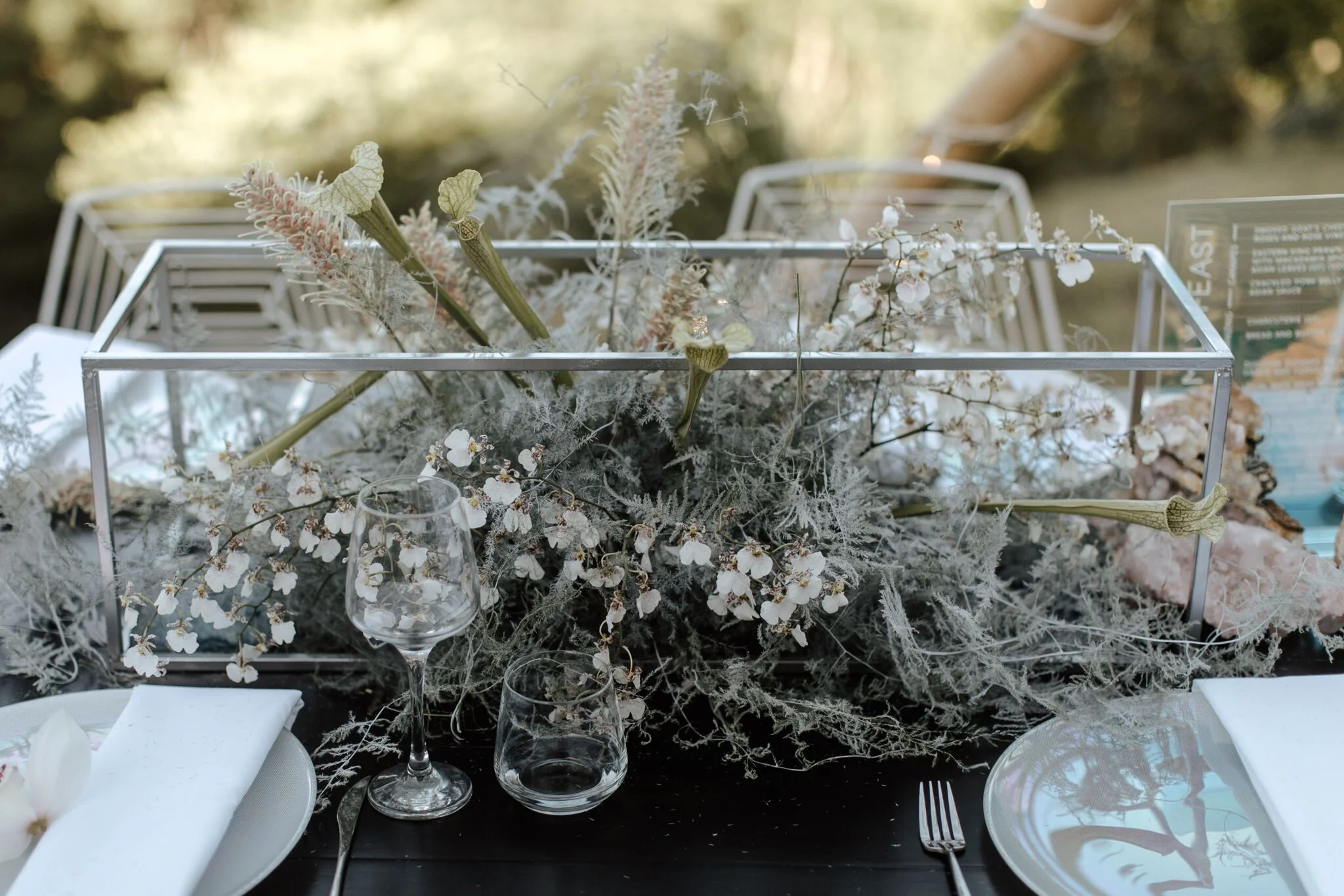 A disco-inspired Byron Bay wedding surrounded by nature at Friday Hut Road | Hampton Event Hire, Wedding and Event Hire | Fleur & Threads | Photo by Jimmy Raper