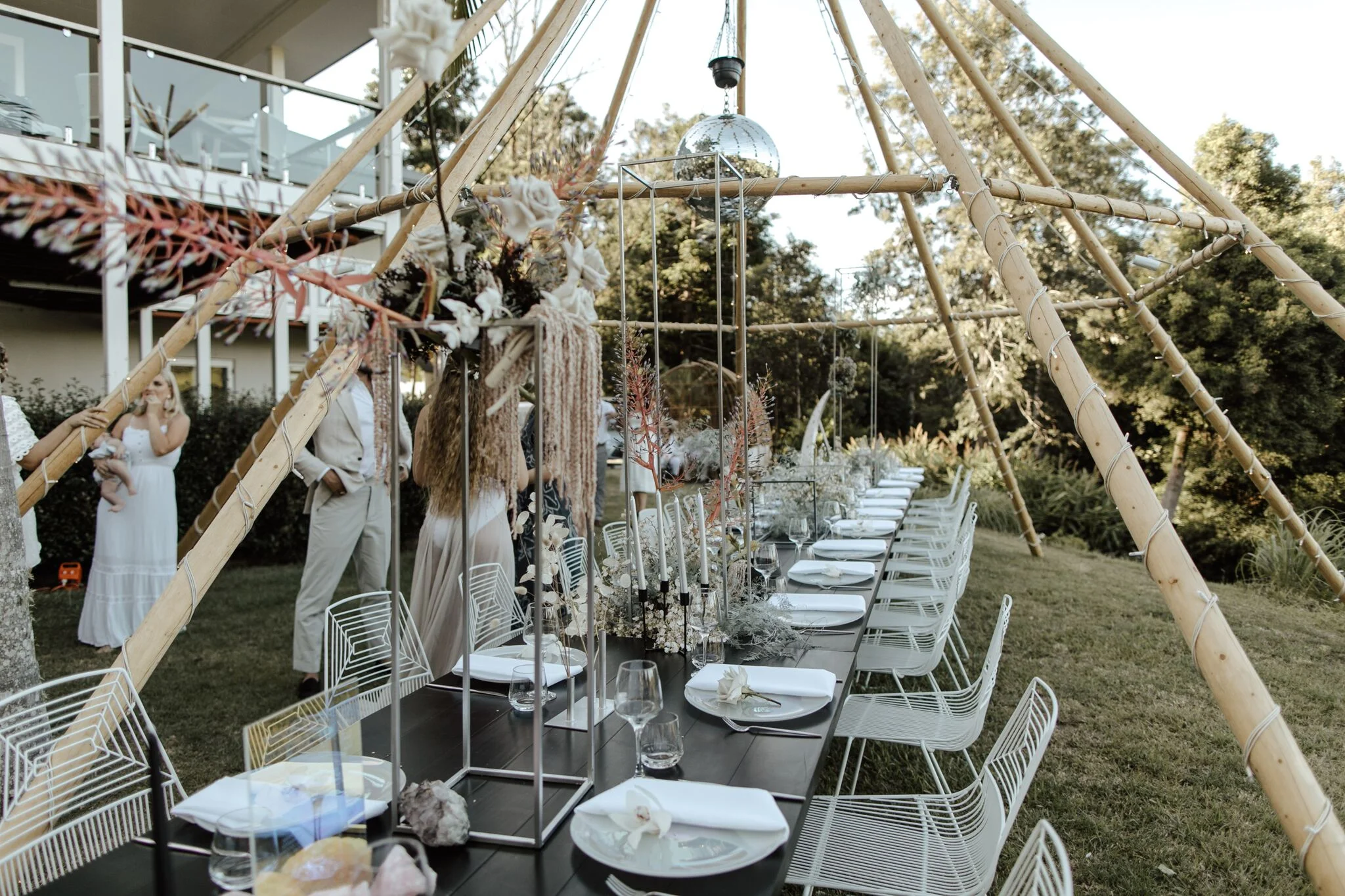 A disco-inspired Byron Bay wedding surrounded by nature at Friday Hut Road | Hampton Event Hire, Wedding and Event Hire | Fleur & Threads | Photo by Jimmy Raper