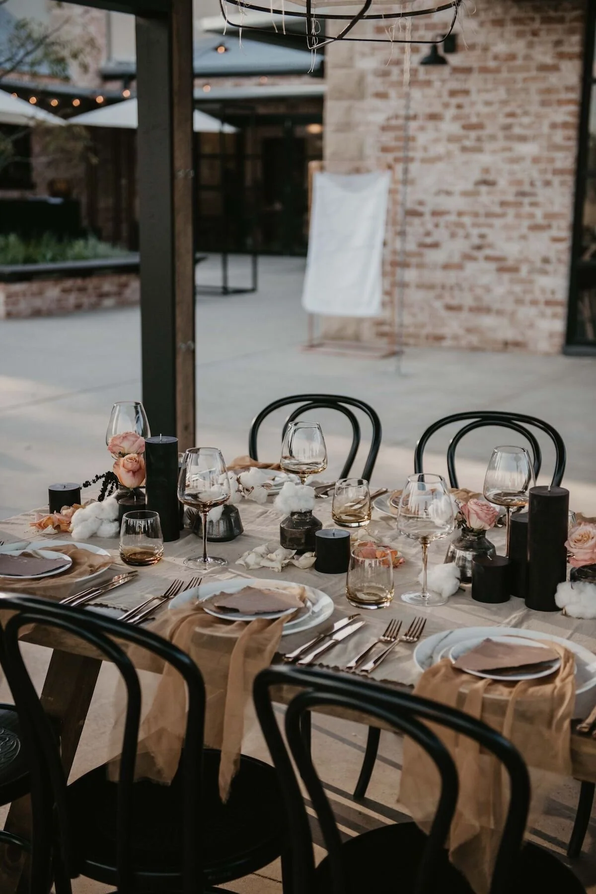 How to Choose Your Dining Tables and Dining Chairs Wedding Furniture