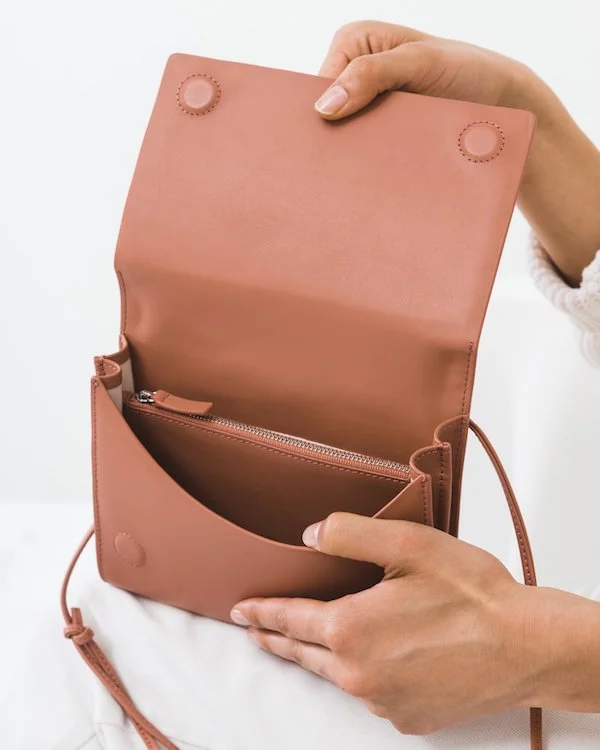 Compact_Purse_Leather_Terracotta-04_2048x2048.jpg