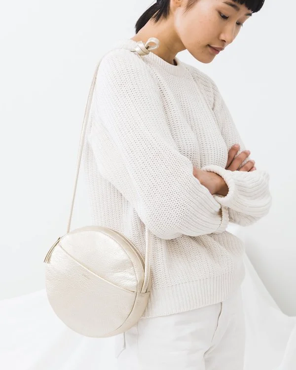 Circle_Purse_2_Leather_Platinum-02_2048x2048.jpg