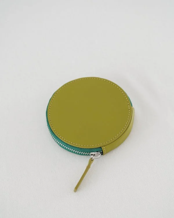 Circle_Wallet_Leather_Spanish_Moss-01_2048x2048.jpg