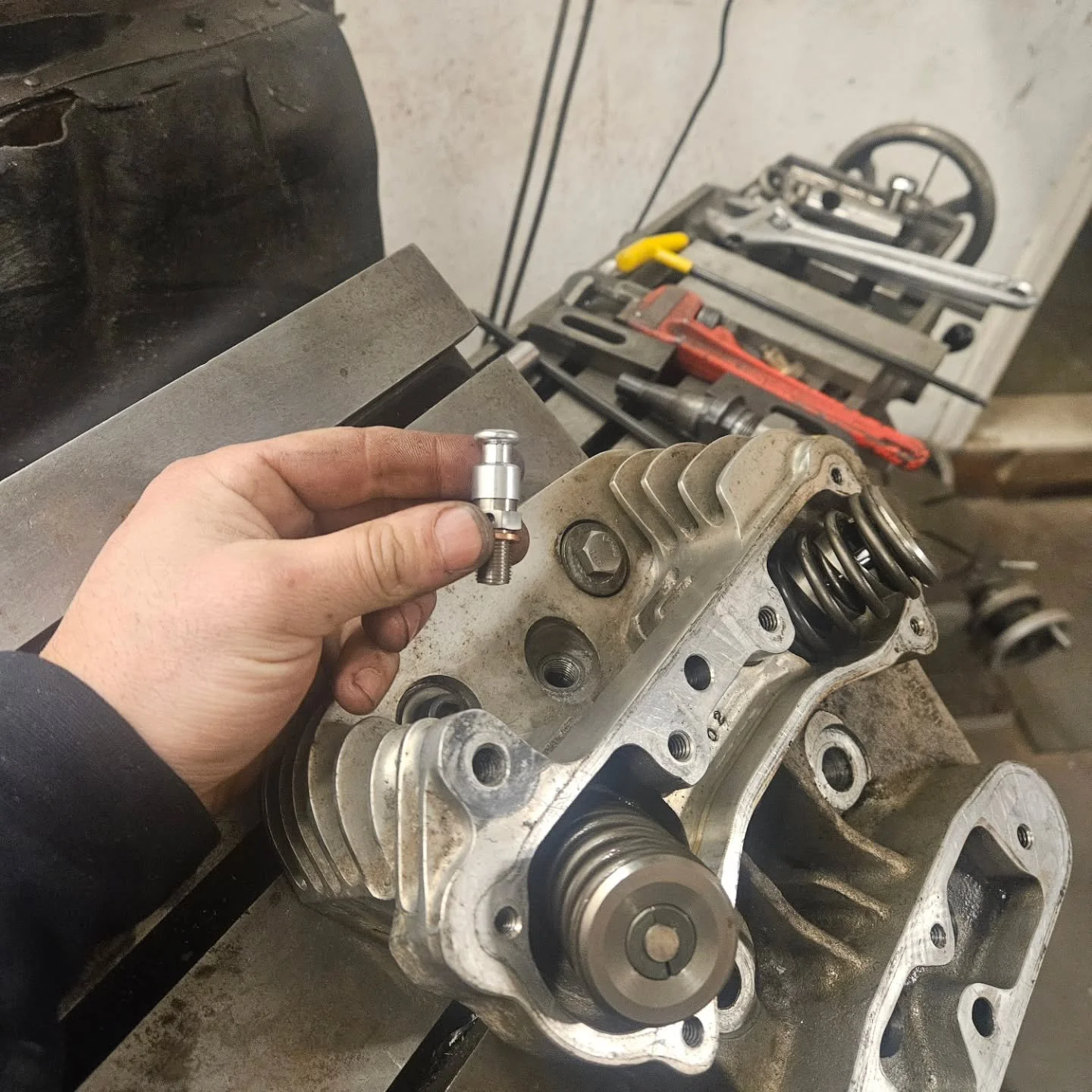 Decompression valve installation on a set of harley heads.
#harleydavidson #customfabrication #headwork #harleyengine #enginework