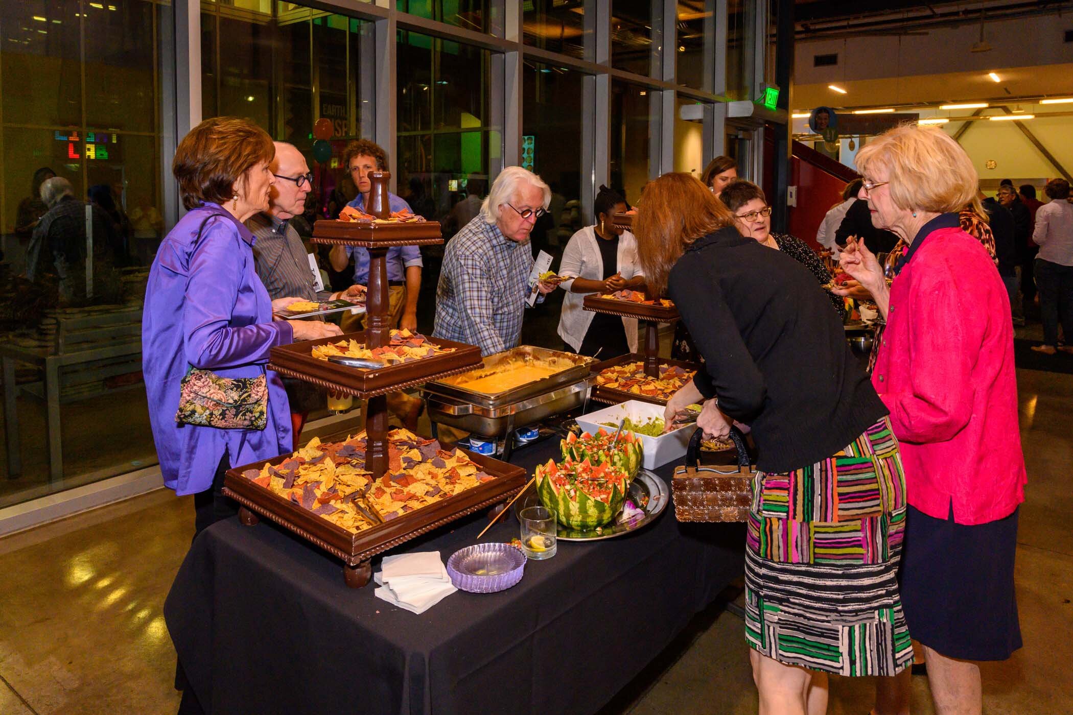 GOV_2574_guets-at-buffet_resized.jpg