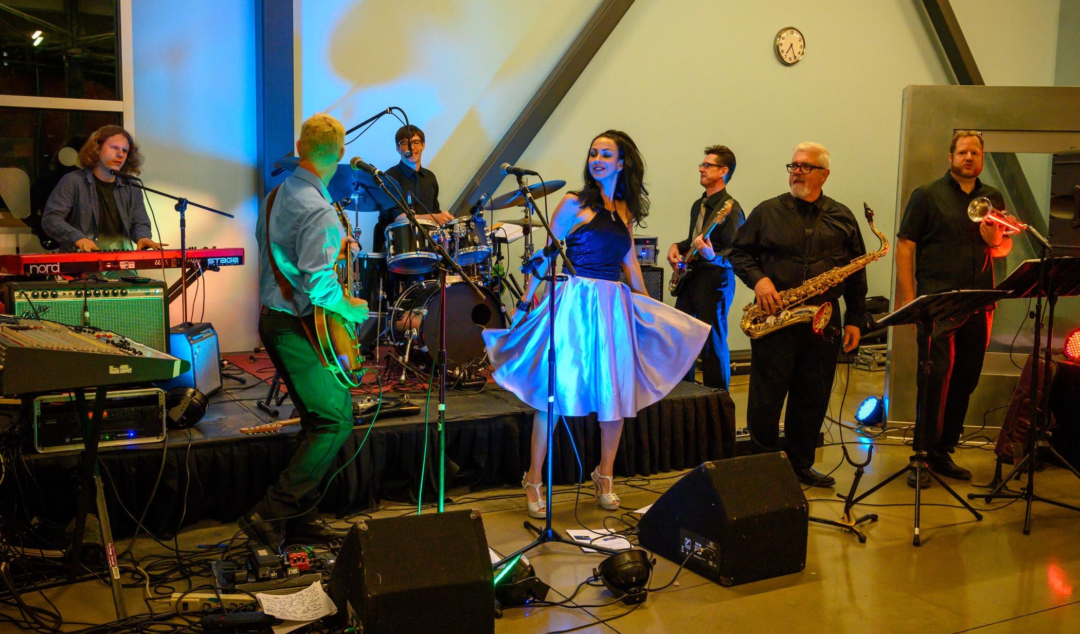 GOV_2407_band-cropped-resized-light.jpg