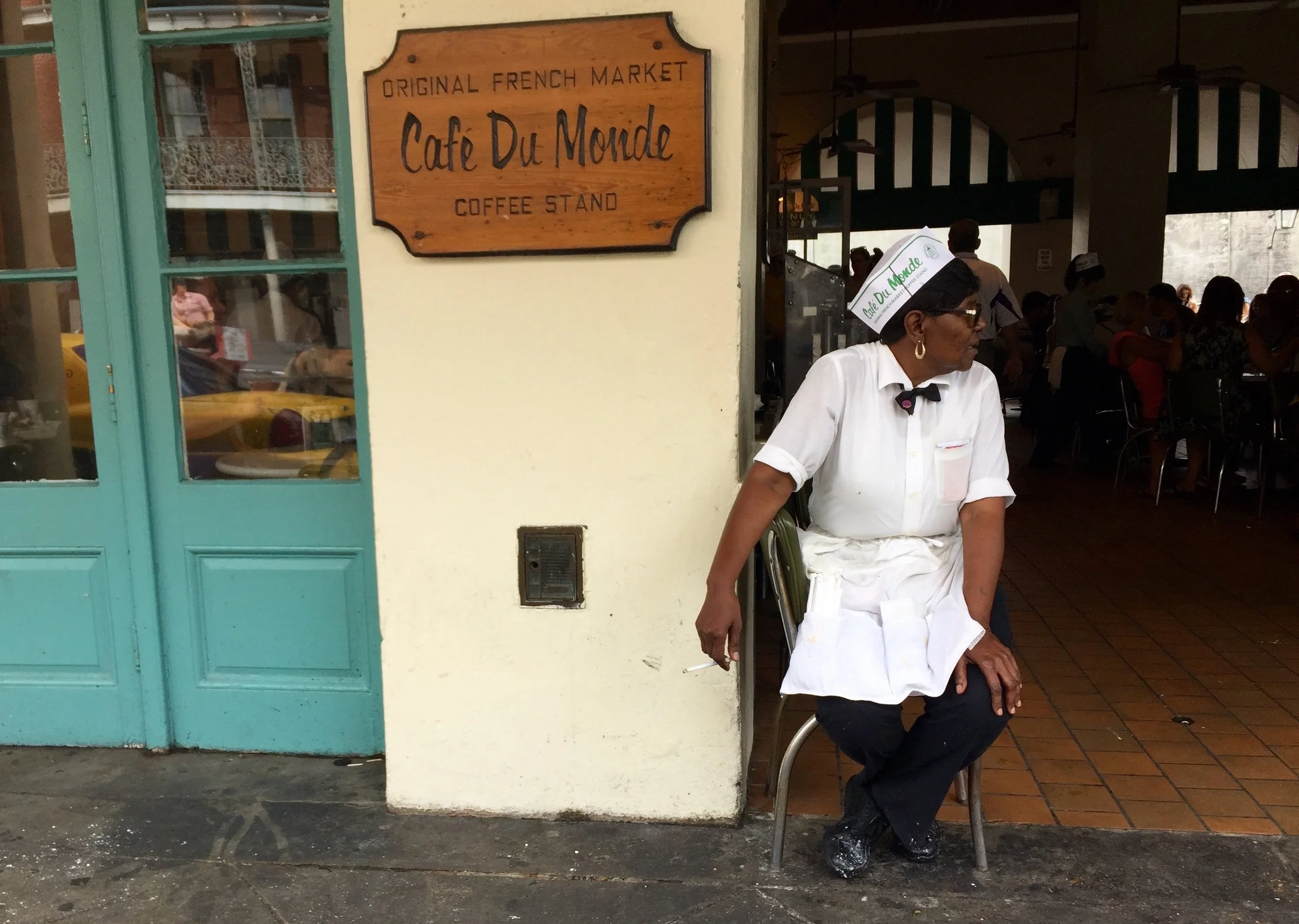 Cafe Du Monde Smoke Break