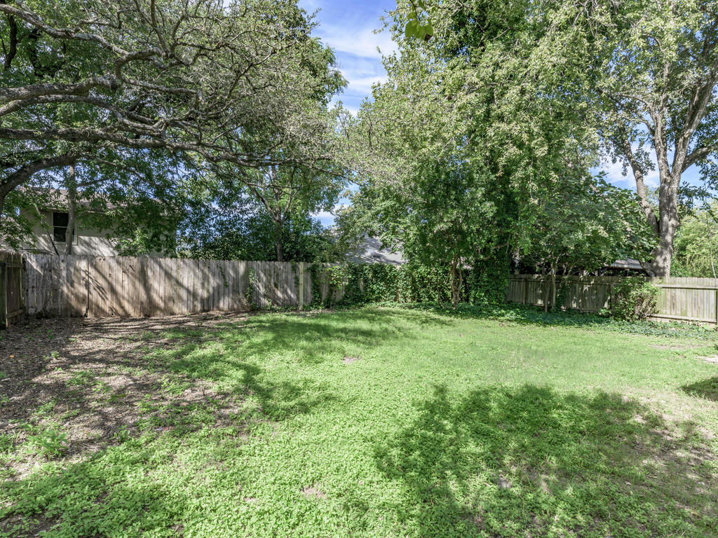 7912 Finch Trail Austin TX-047-36-Finch-MLS_Size.jpg