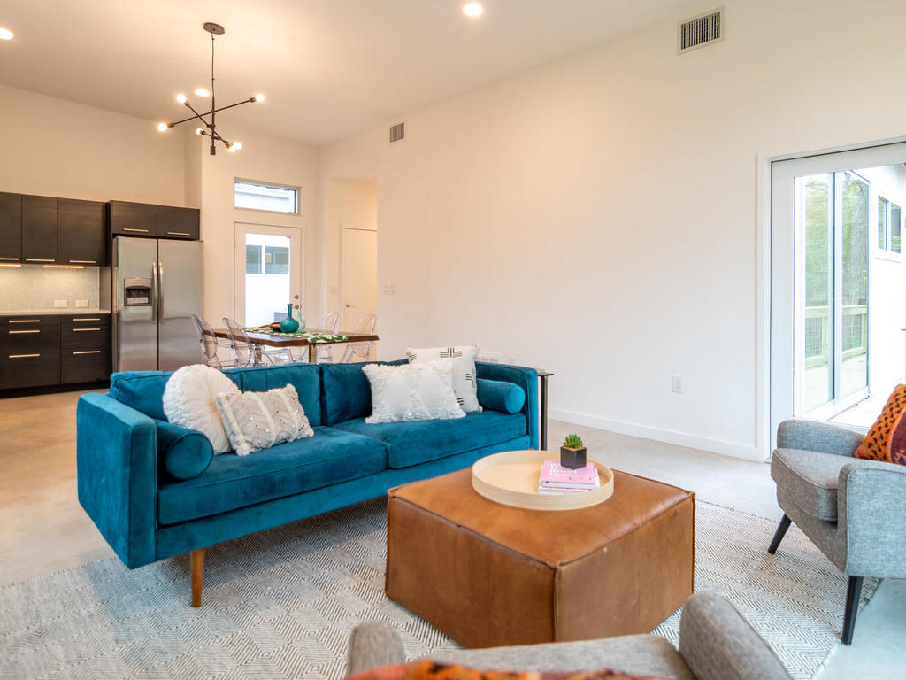 410 Post B Living 5.jpg
