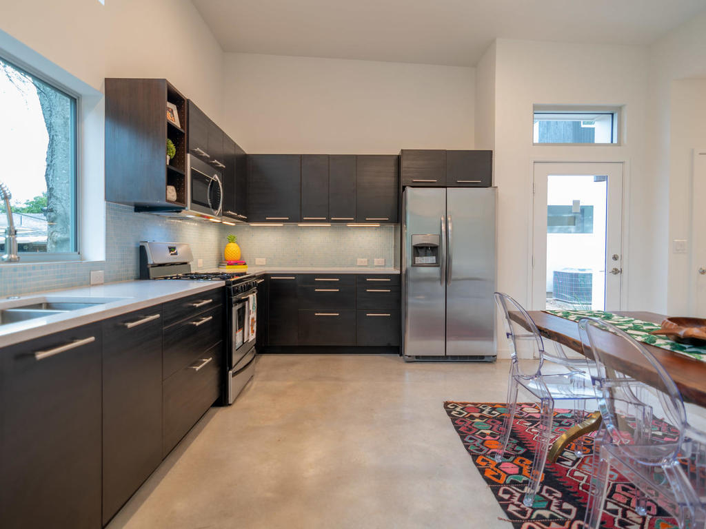 410 Post B Kitchen 1.jpg