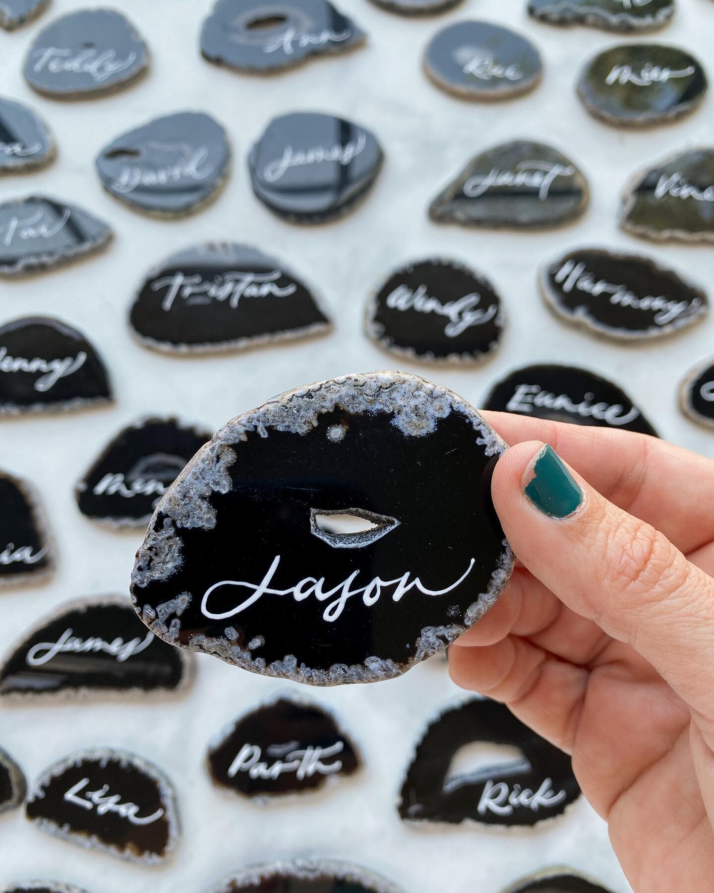 Each Agate slice is different, which makes these place cards so special and beautiful! 
.
#destinationwedding #destinationweddingcostarica #placecards #agateslice #agateslices #blackagate #handwritten #weddinginspo #costaricawedding
