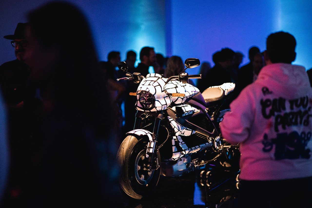 https---hypebeast.com-image-2022-10-LiveWire-Event-Party-Recap-S2-Del-Mar-Electric-Motorcycle-13.jpeg