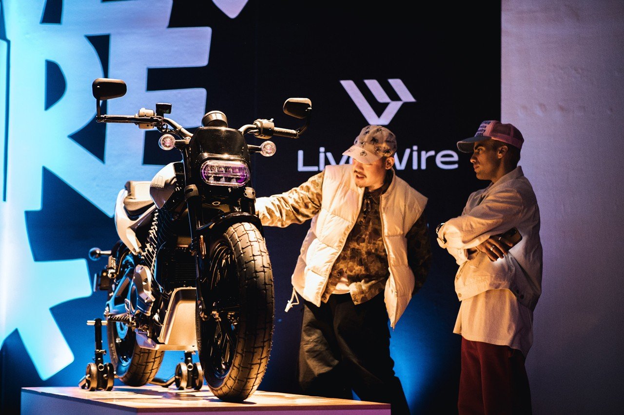 https---hypebeast.com-image-2022-10-LiveWire-Event-Party-Recap-S2-Del-Mar-Electric-Motorcycle-8.jpeg