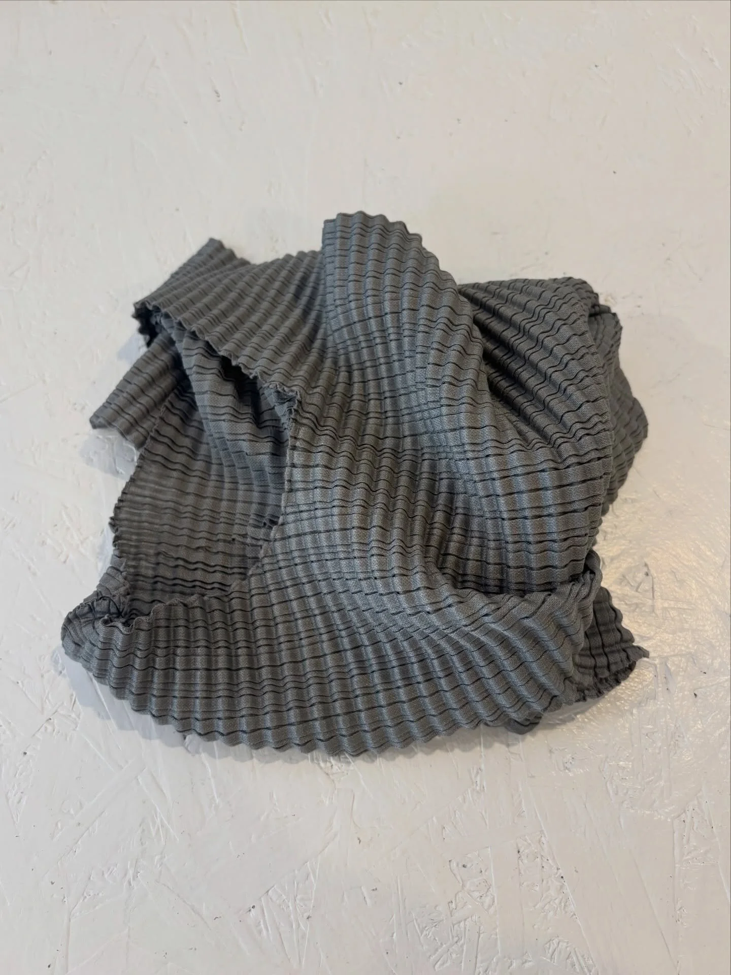 for when she&rsquo;s got:
🔘 no time to iron 
🔘 carry-on only 
🔘 the need for a wardrobe change that can fit in her mini bag because you never know ~ 💄🫒