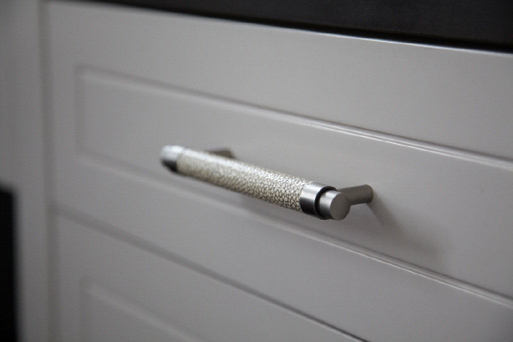 drawer handle2.jpg