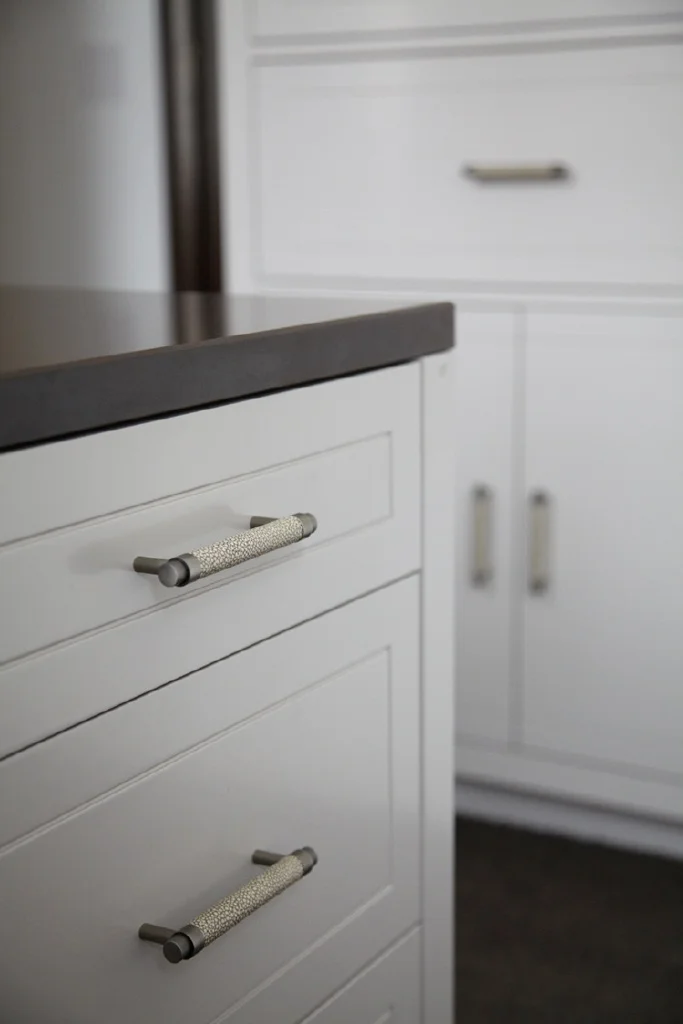 drawer handle.jpg