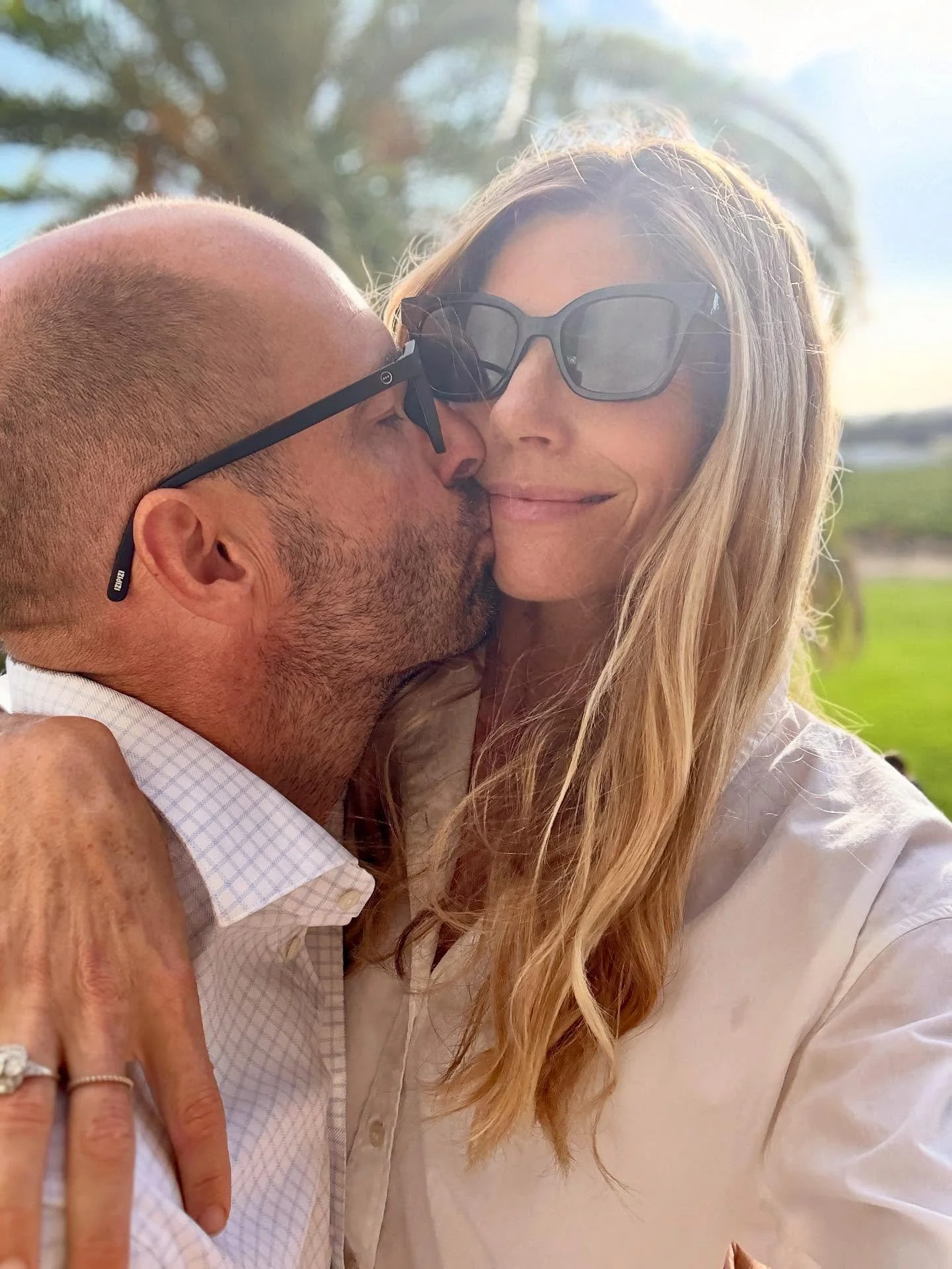 MONDAY REMINDER💡 Tell your partners WHY you appreciate them. I&rsquo;ve made a conscious effort to do more of this. See how it sparks JOY in your heart too. When you&rsquo;re doing so much of the same things in your family routines we need to perk t