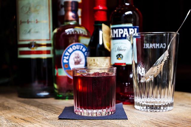 S&aring; er det Negroniweek p&aring; FF! Hele ugen kan du f&aring; en iskold Negroni til kun 50kr! #drinkingforcharity #ffaarhus #casualeatingsocialdrinking #negroni #negroniweek #campari