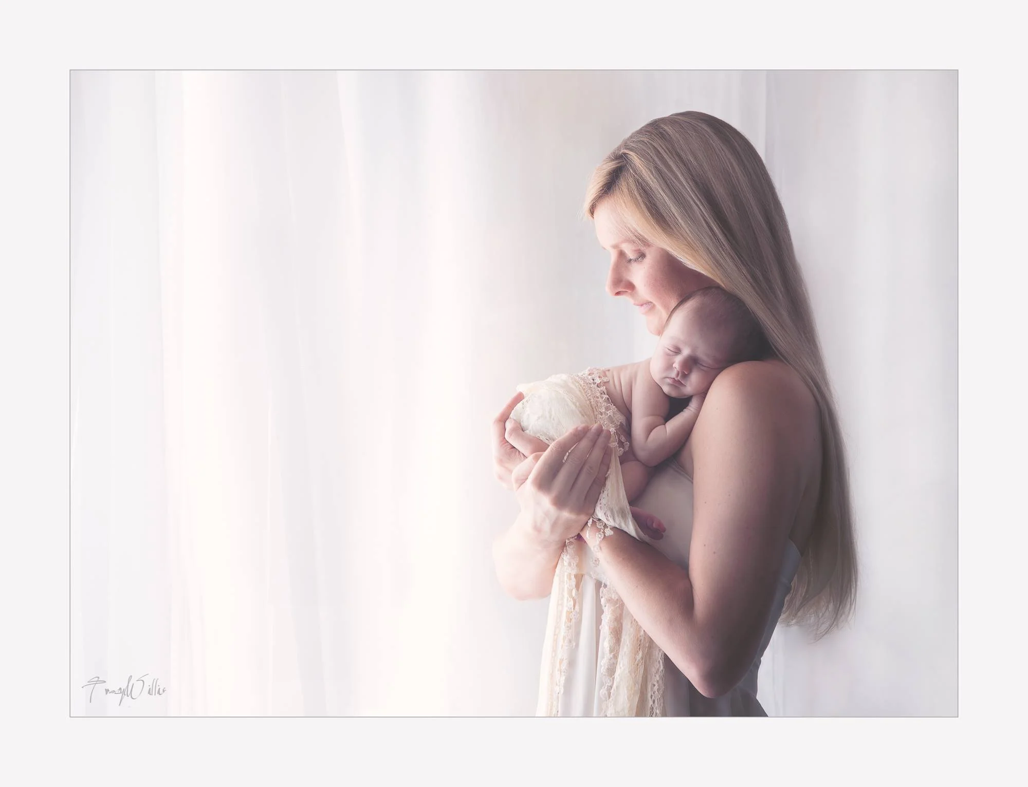 Mum and baby beautiful newborn photography - Bournemouth photography