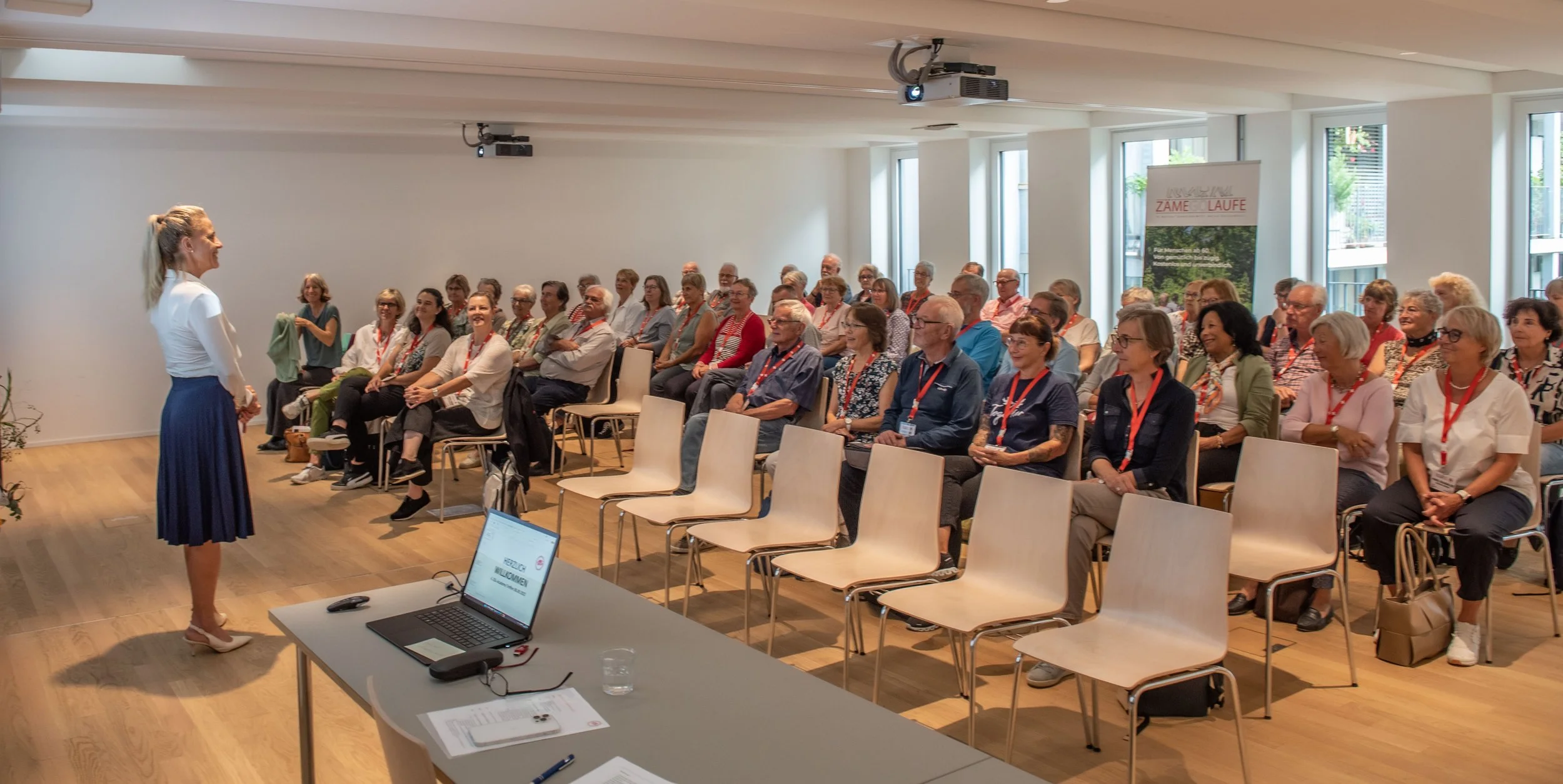 Academy — Zäme go laufe