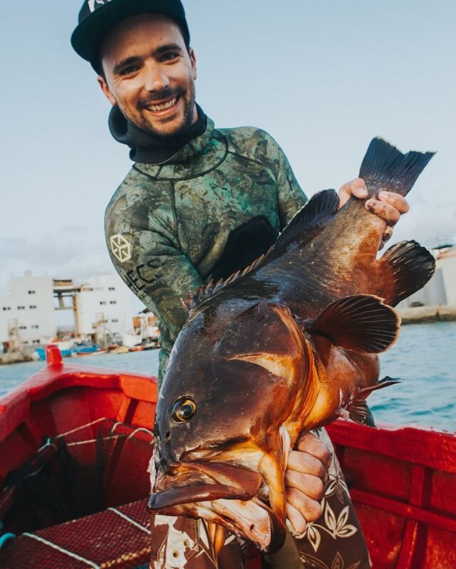 There's fish that's not easy to catch and this one was definitely one of those! @davidochoapt choapt with the catch of the day. 
Photo taken by @oricardonascimento while shooting for @aguanegrathemovie