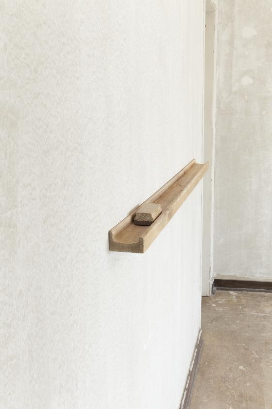 Apaga a dor , Pine, bondex and eraser, 156x8x5cm, 2018