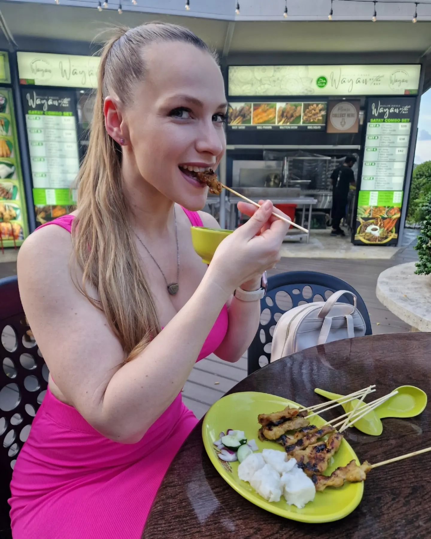 Singapore 🇸🇬 Just some of the food we've enjoyed !
As you can see, I LOVE chicken satay 😋 
Hawker food markets, a very interesting breakfast, pandan cake, michelin ice cream 🍦 and plenty more !!!

#Singapore #food #foodies #Singaporefood #hawkerf