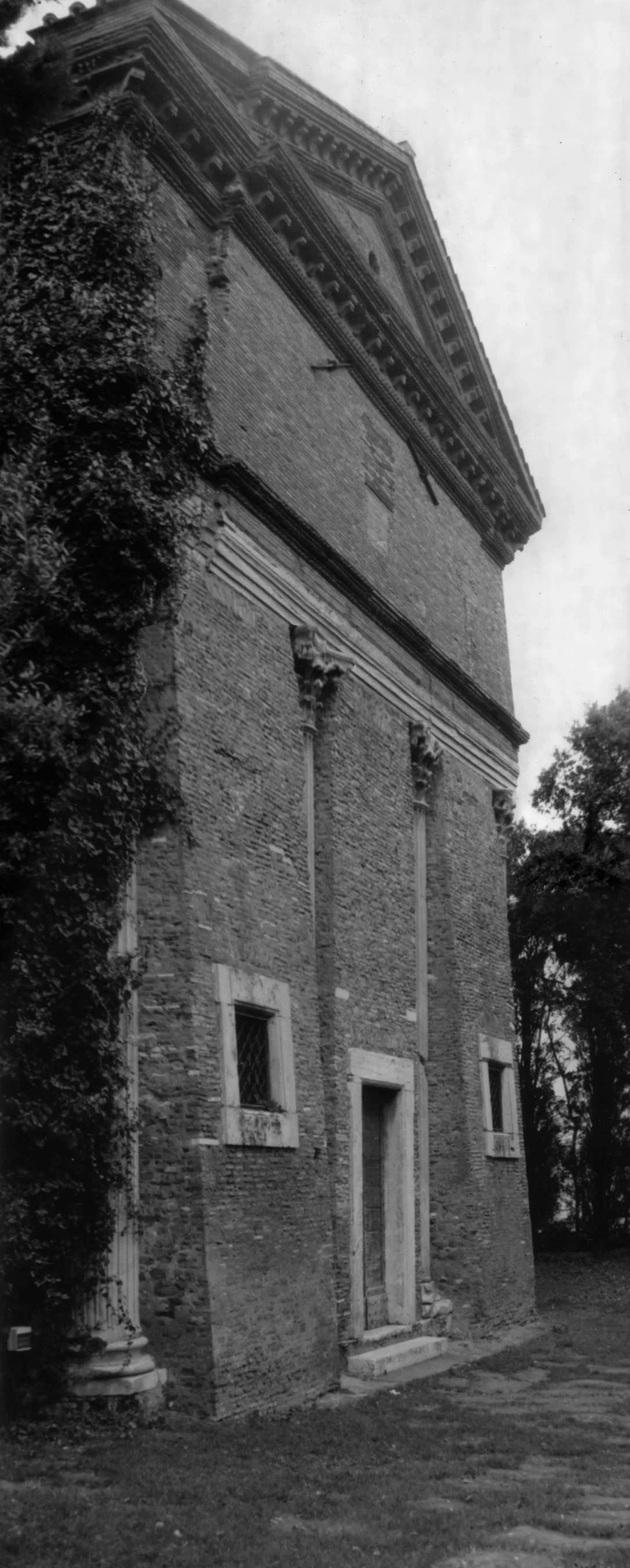 Later the church of Saint Urban, this little Demeter temple still boasts an Eleusinian altar and stuccos of military trophies and gods.