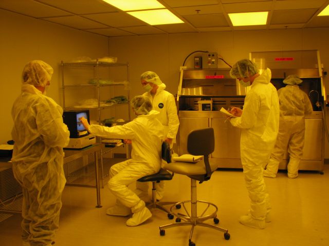 cleanroom1.jpg