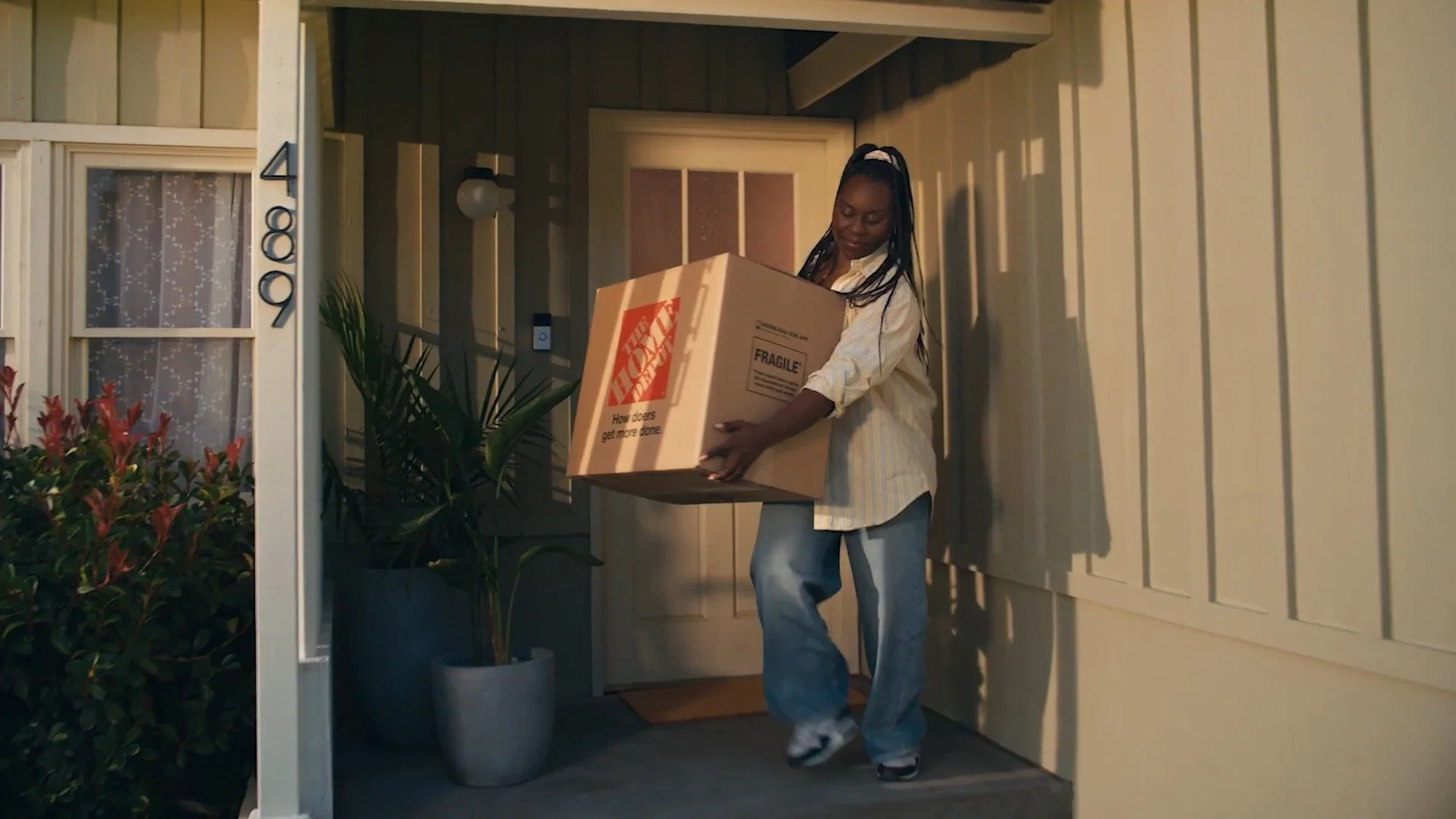 new work for @homedepot from their recent spring campaign 🛠️📦

this is one of four spots, all about dreamers getting it done. some really sharp framing and fun camera movements on this one. i remember lots of testing, re-ordering, experimenting, an