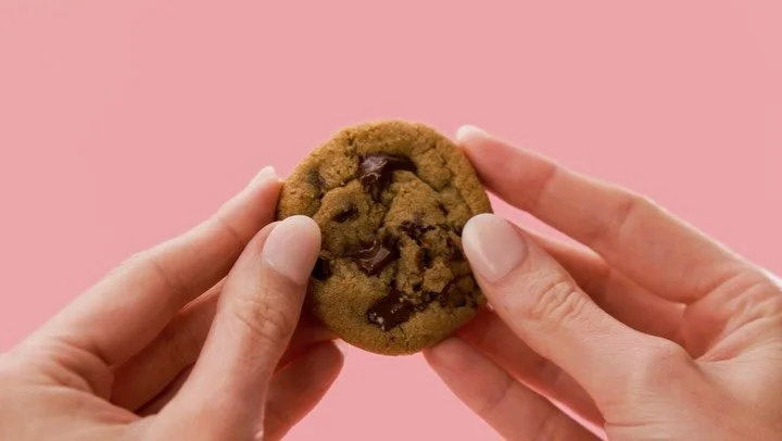 new work for @bakrcookie 🍪🩷 

a scrumptious little hero spot / homepage video featuring some sweet transitions and dough-lightful speed ramps. ok i&rsquo;ll stop now.

production co: @visiononeagency 
director: @willsull 
producer: @michaelkorte 

