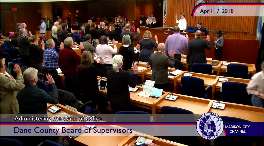 2018-2020 Supervisors taking the Oath of Office