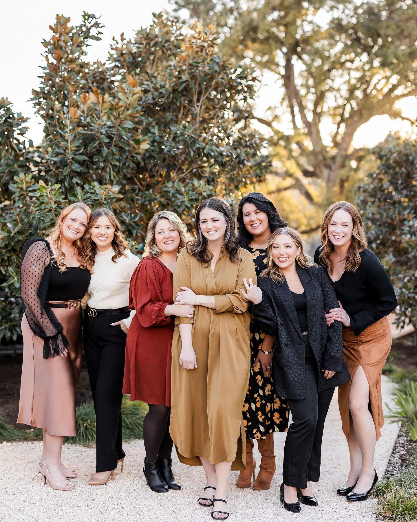 Happy Galentine&rsquo;s day to these amazing ladies - I feel so lucky to have each one of them on my team!  Love having another day to celebrate the amazing women in our lives! 🫶🏻

Photographer @twofishweddings 
Venue @commodoreperryauberge 
MUAH @