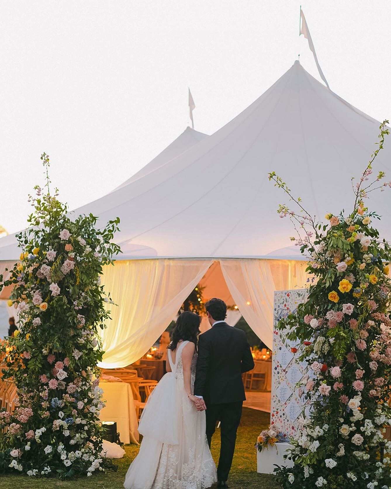 Sperry tents, effortlessly gorgeous and more than a rain plan in this gorgeous design!  Also, we always encourage the couple to sneak a peek before we invite guests into the space!

Amazing team
LBJ Wildflower Center
Photographer @graciebyrdjones 
Fl