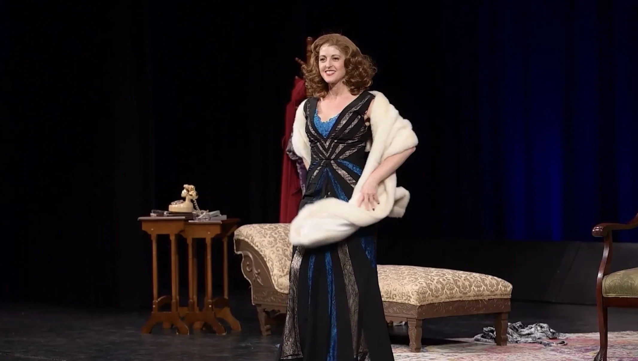Bette_Onstage1.jpg
