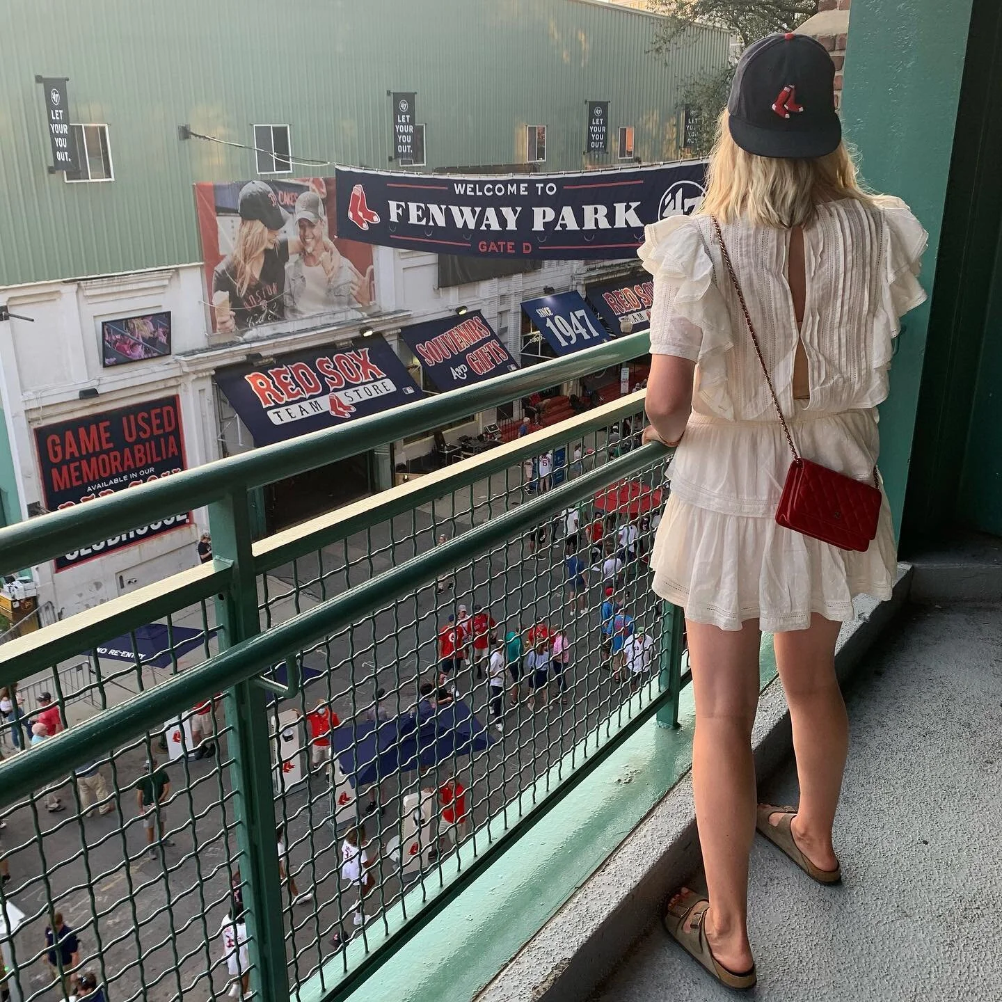 ⚾️ #OOTN #BostonRedSox #WIW #Birkenstock #LoveshackFancy #Chanel #ChanelBag #FBlogger #InstaFashion #RegalSiegel