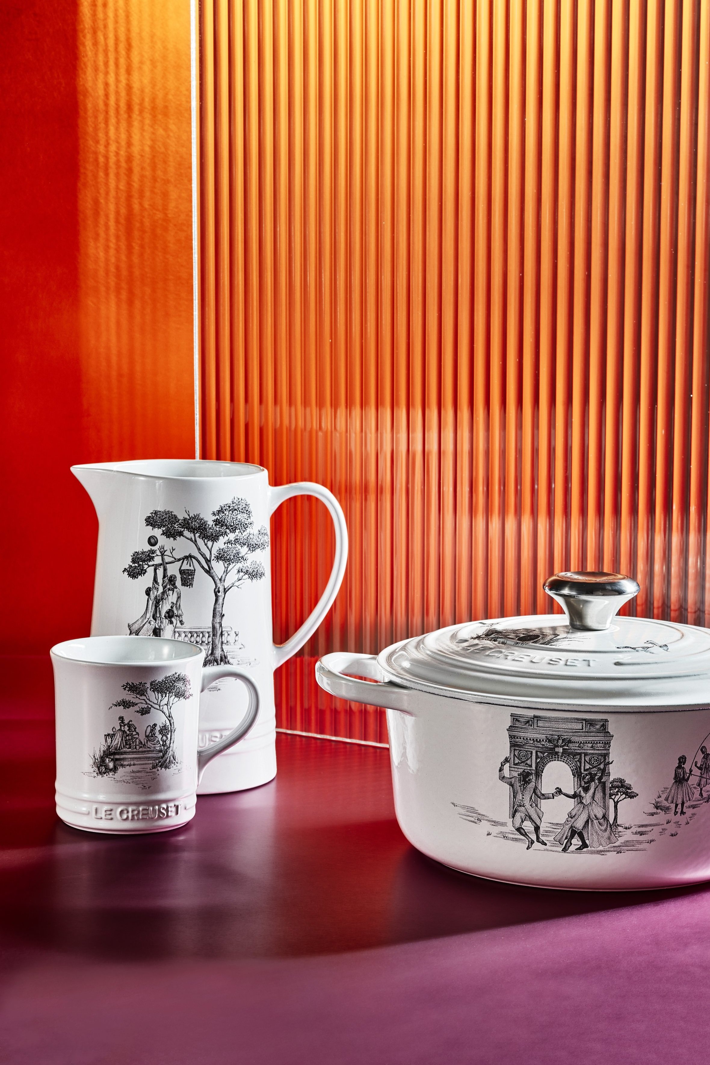053023_SEPTEMBER_HOME_CATALOG_WHATS_NEW_LE_CREUSET_HARLEM_TOILE_EDITORIAL_KM_0823-SELECT.jpg