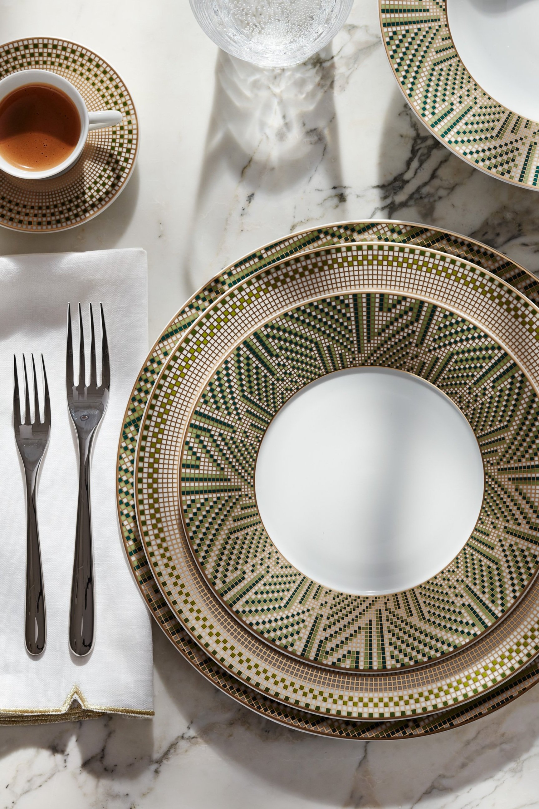 060624_2024+_SEPTEMBER_HOME_CATALOG_TABLETOP_BERNARDAUD_PLANCHE_EDITORIAL_KM_0239-SELECT.jpg