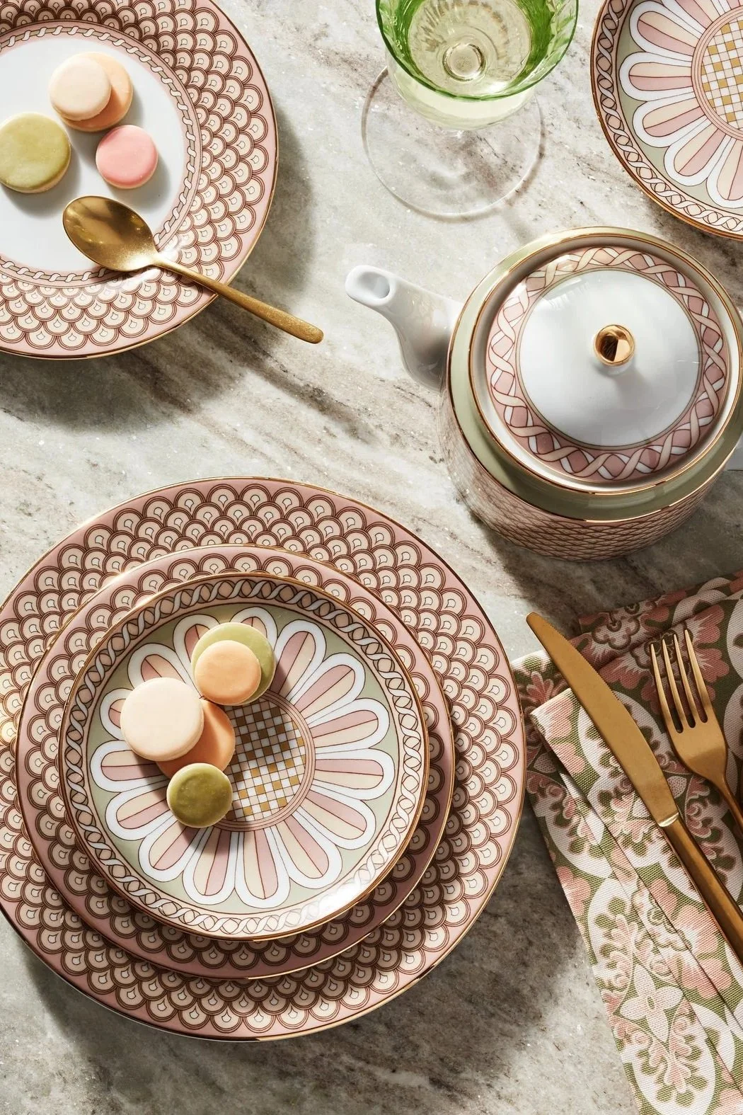 052825_2025_SEPTEMBER_HOME_CATALOG_TABLETOP_LA+DOUBLE+J_NAPOLI+ROSA_EDITORIAL_KM_0687-SELECT.jpg