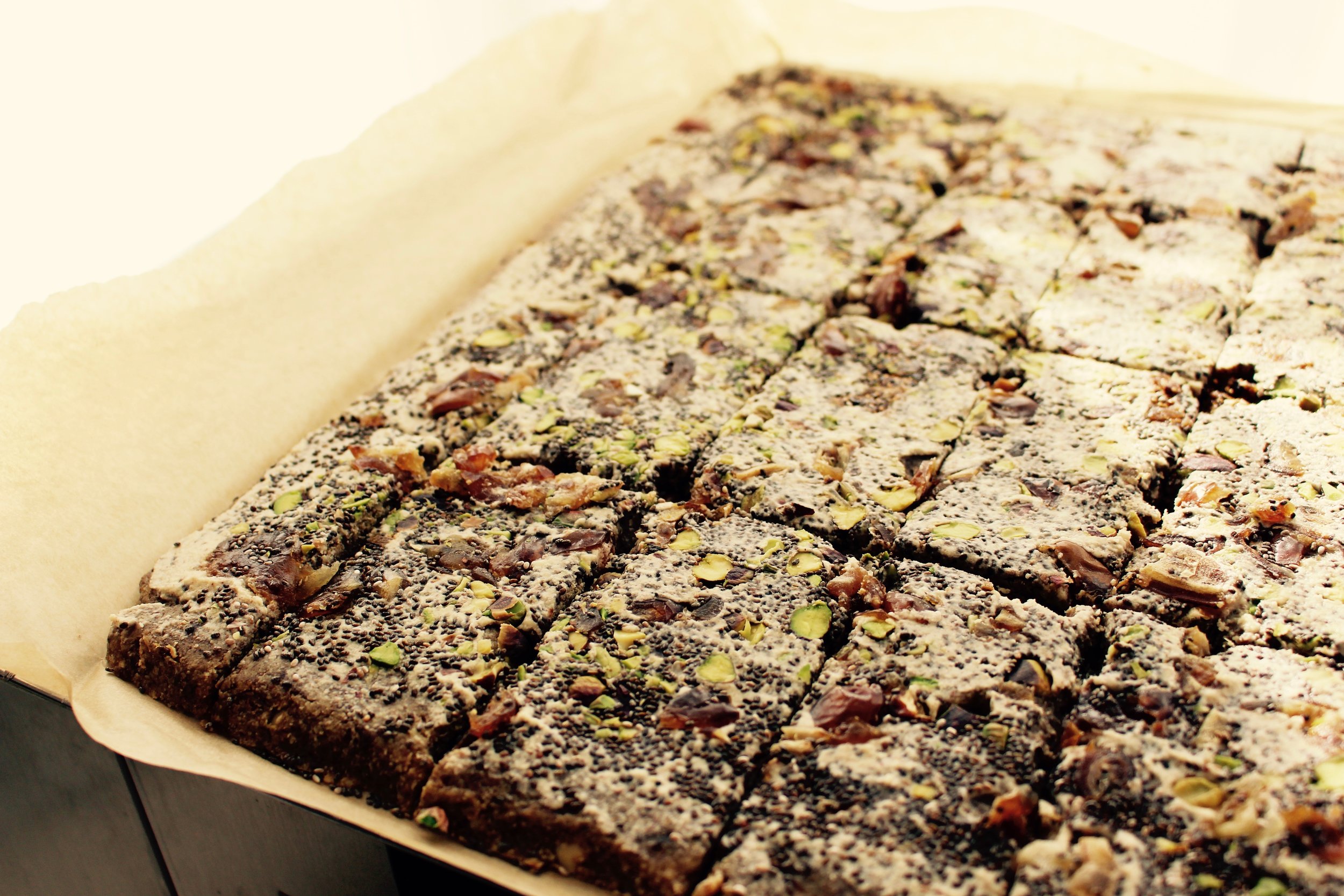 I invented a brand new recipe for some serious energy bars with plenties of super foods, nuts, dried fruits and self made peanut butter. This one deserves to be featured in my new cook book :-)! Yum....